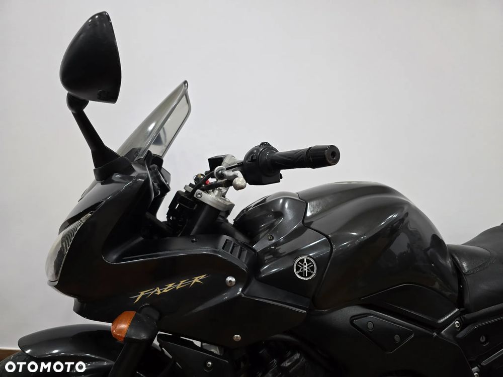 Yamaha FZ - 21