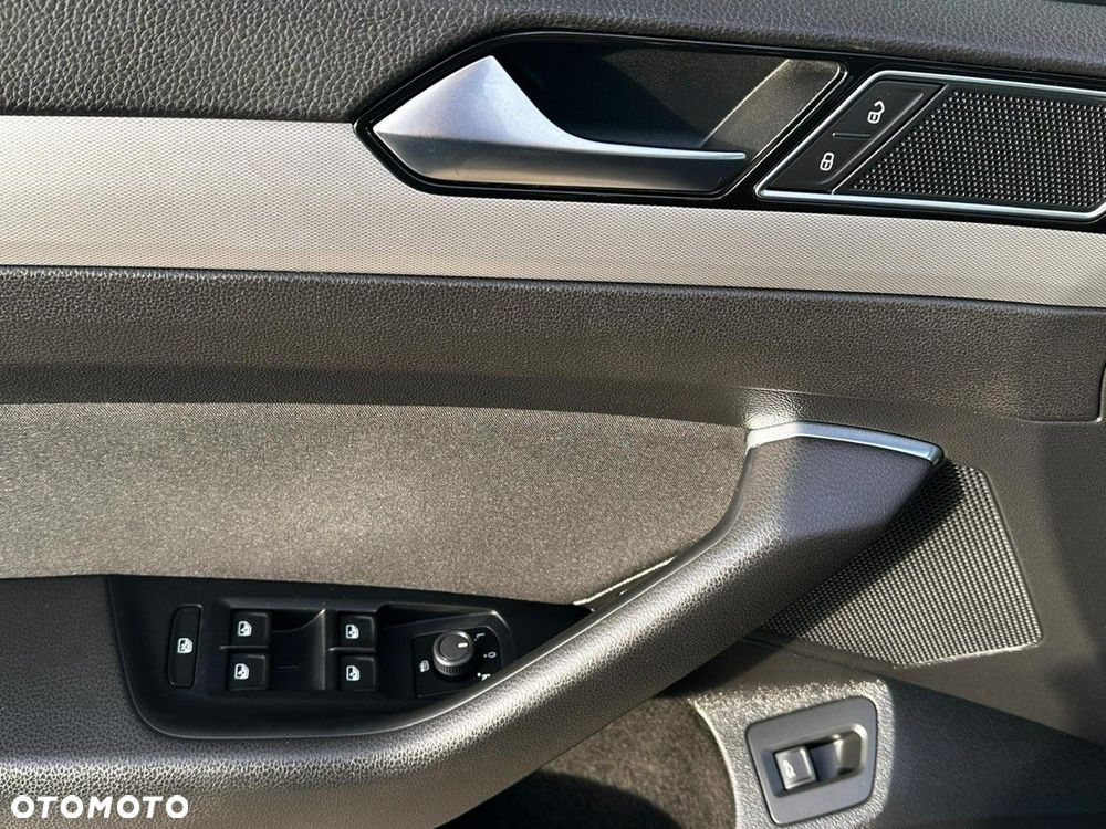 Volkswagen Passat Variant - 33