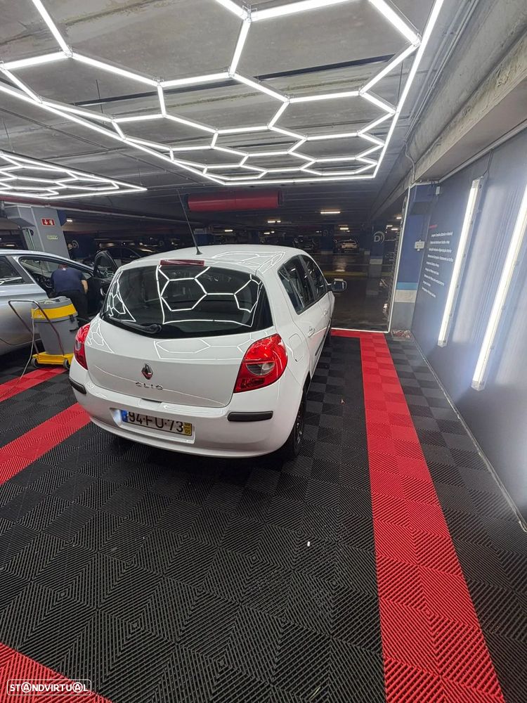 Renault Clio 1.5 dCi Confort - 11