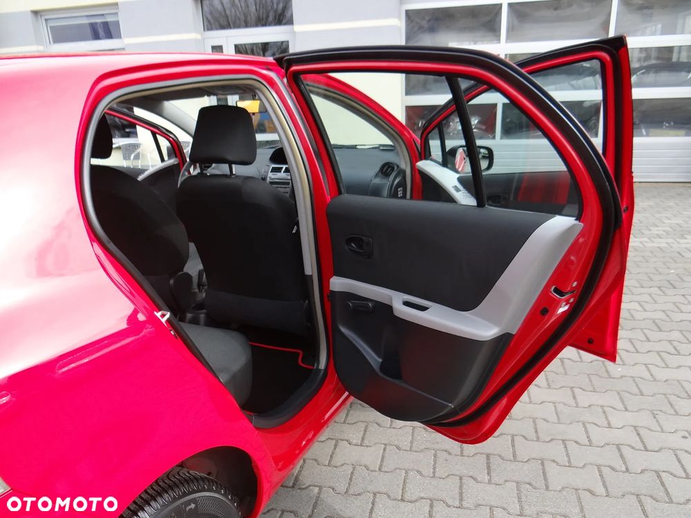 Toyota Yaris 1.0 Terra EU5 - 38