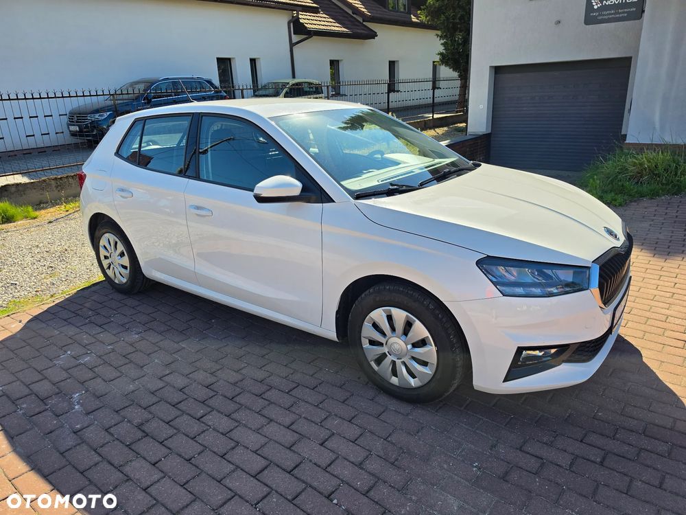 Skoda Fabia 1.0 Essence - 8