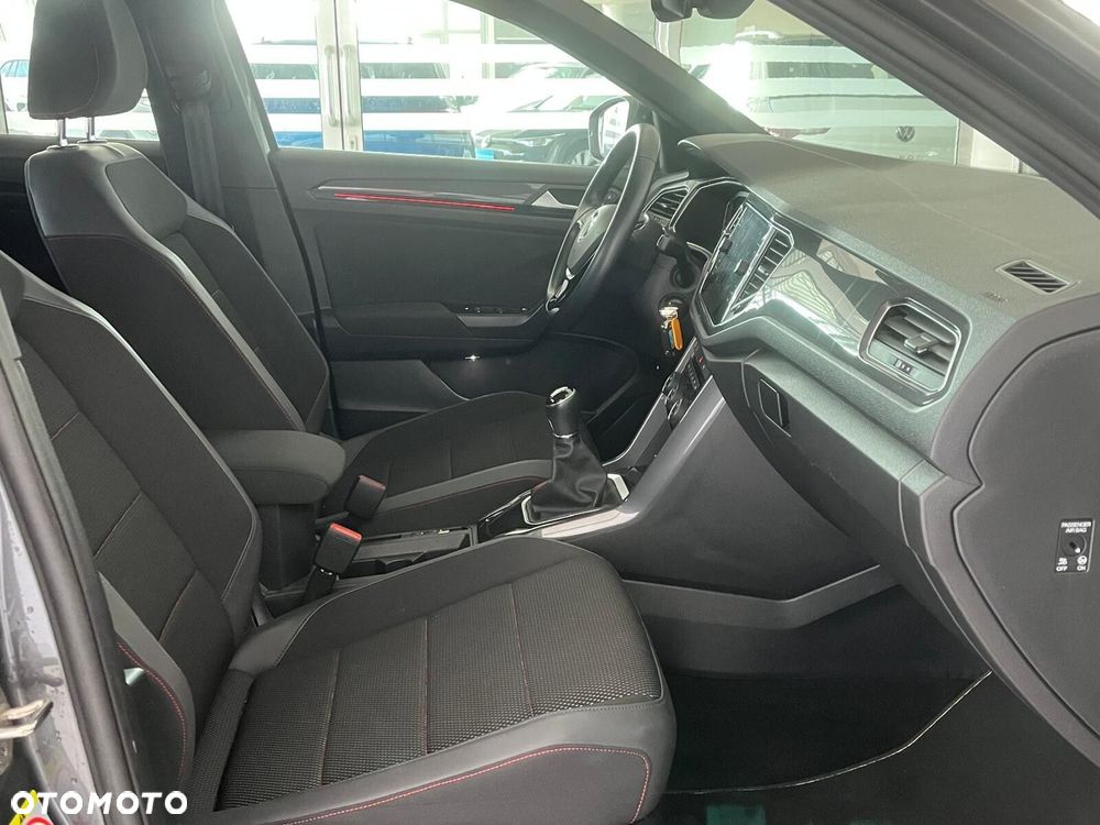 Volkswagen T-Roc - 17