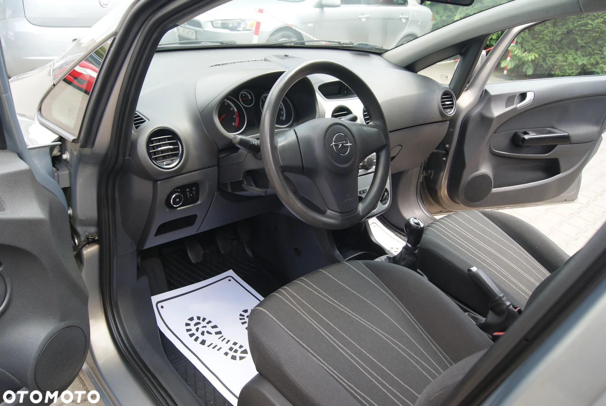 Opel Corsa 1.2 16V Enjoy - 20