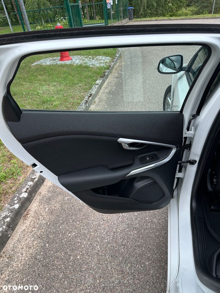 Volvo V40 T2 - 23