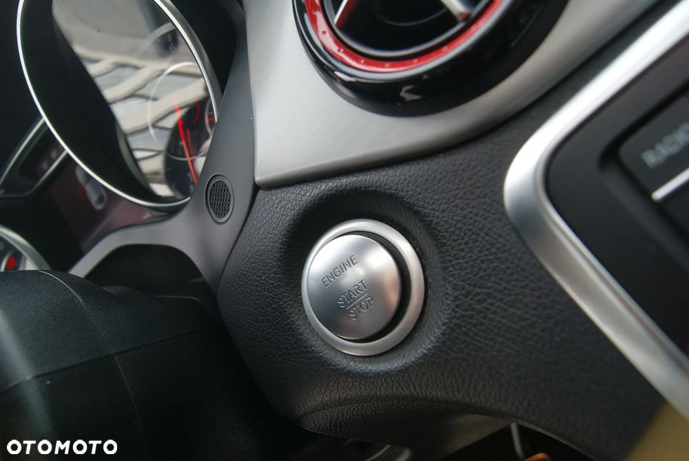 Mercedes-Benz CLA - 24