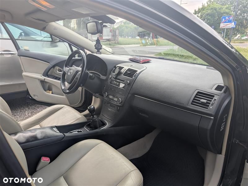 Toyota Avensis - 4