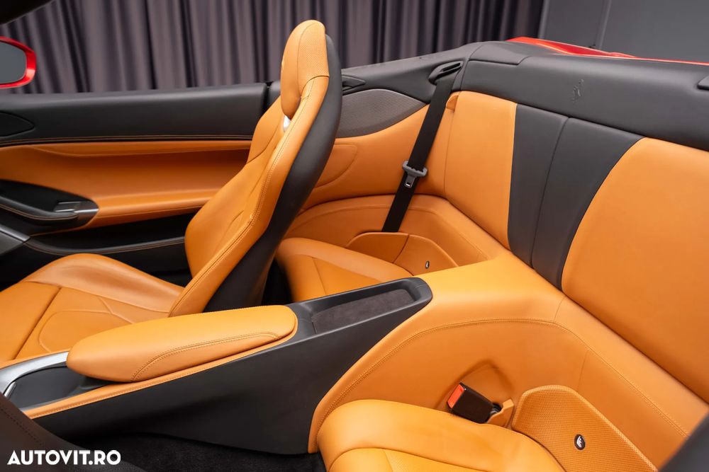 Ferrari Portofino - 35