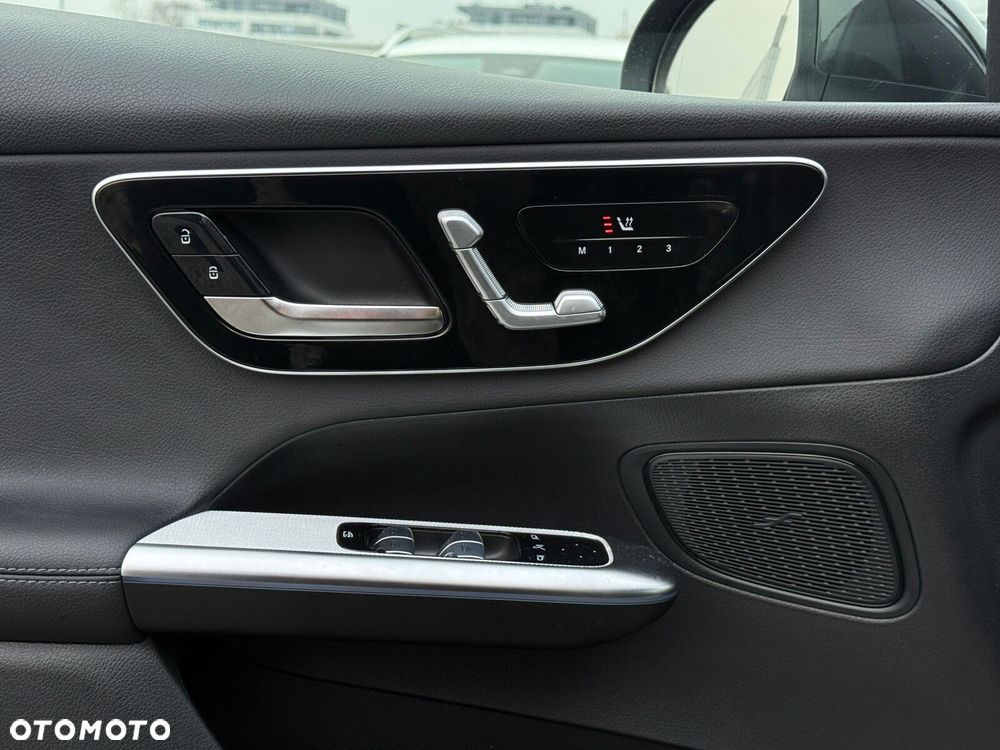 Mercedes-Benz GLC - 25