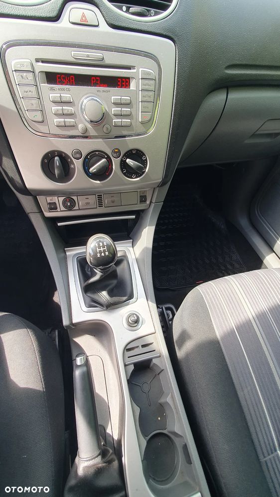 Ford Focus 2.0 Trend + - 14