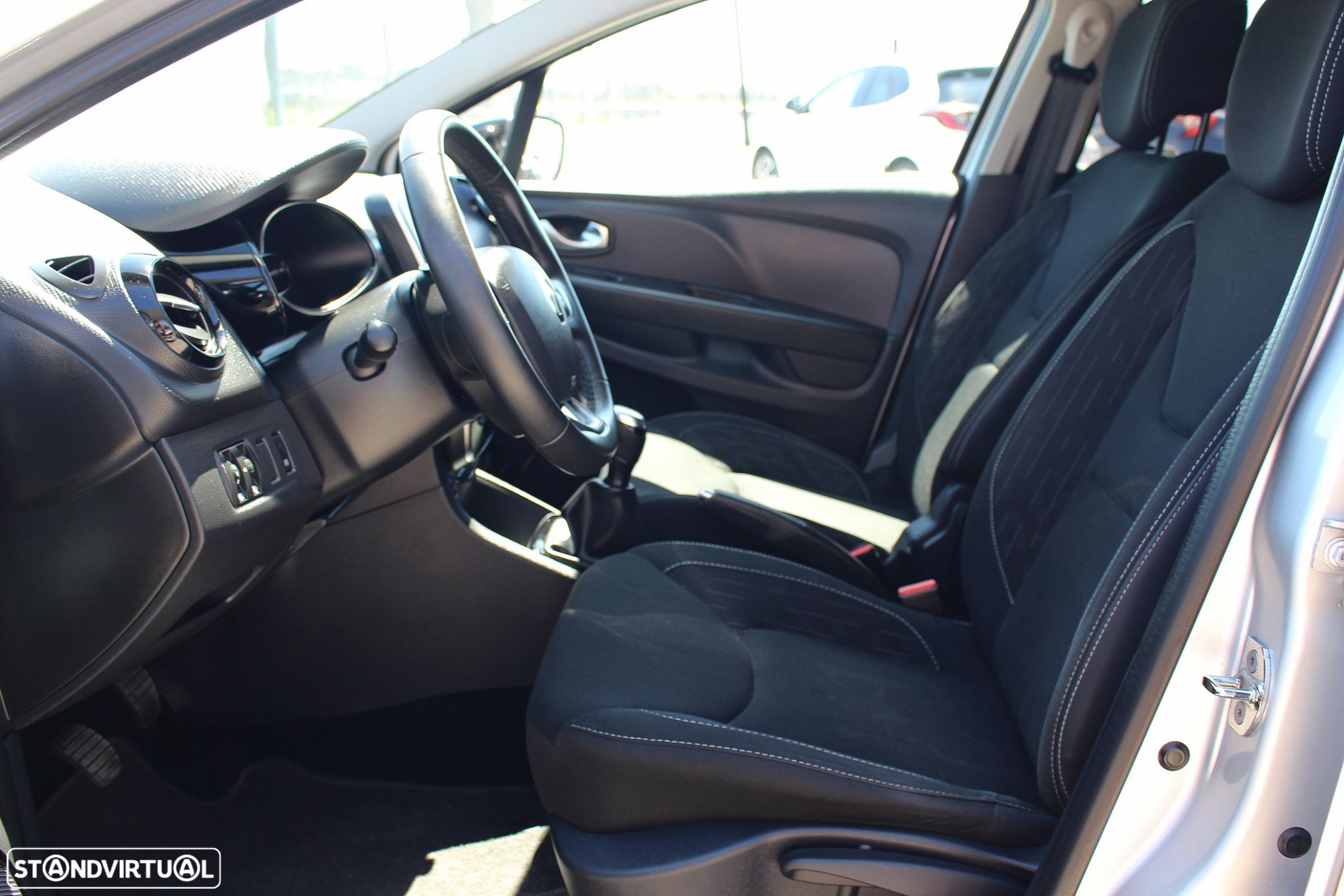 Renault Clio Sport Tourer 0.9 TCe Limited - 28