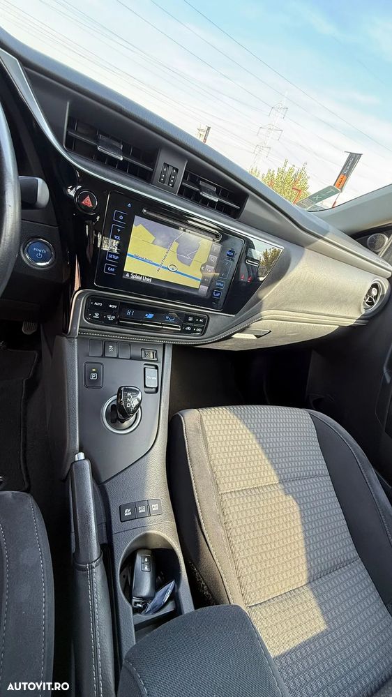 Toyota Auris - 11