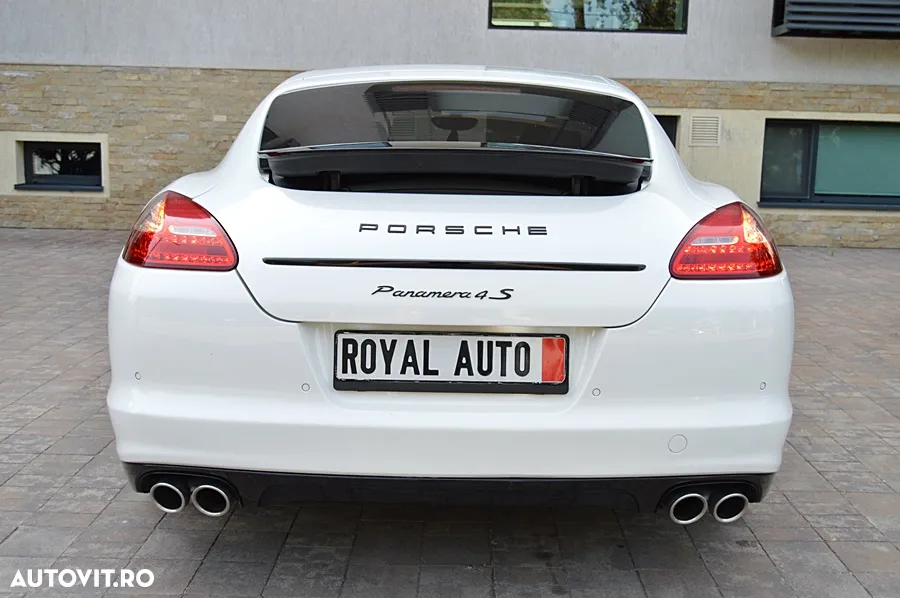 Porsche Panamera 4S PDK - 11