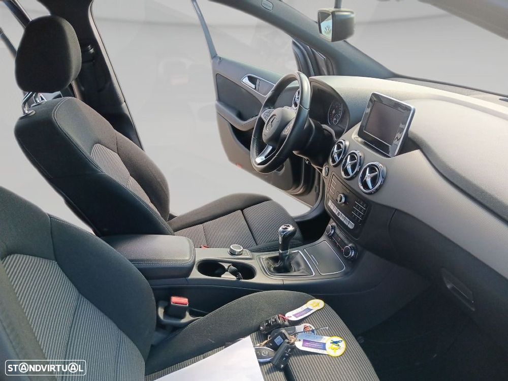 Mercedes-Benz B 180 d Style - 16