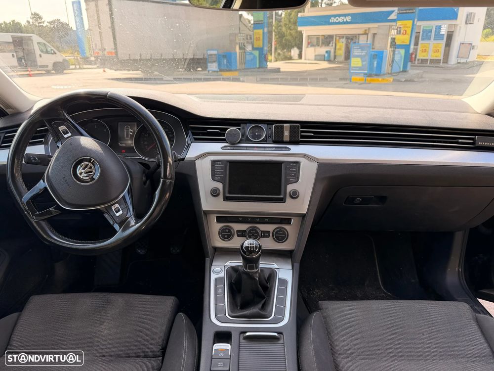 VW Passat Variant 1.6 TDI Trendline - 10
