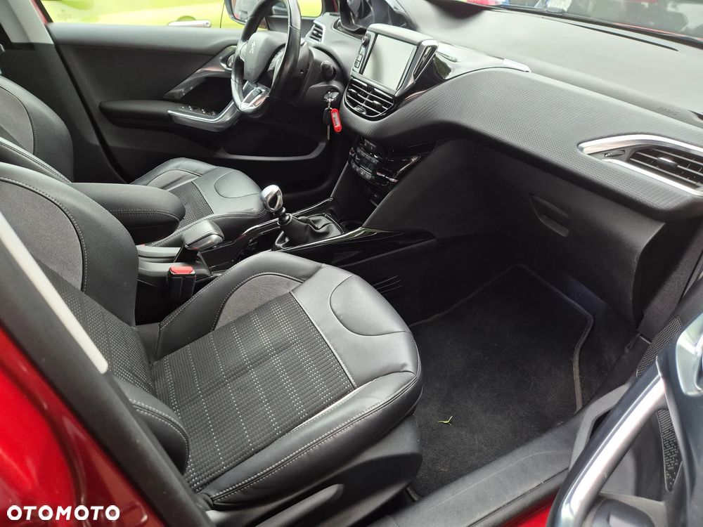 Peugeot 2008 BlueHDi FAP 120 STOP & START Allure - 22