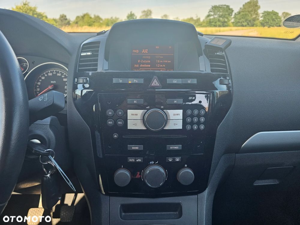 Opel Zafira 1.6 Cosmo - 19