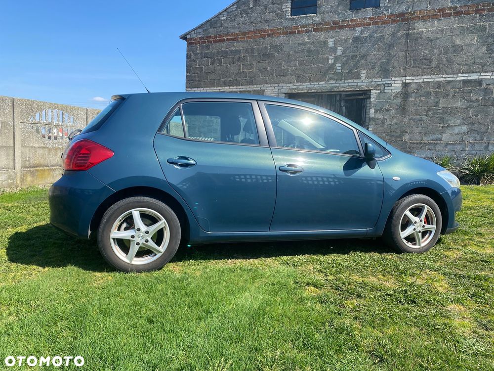 Toyota Auris - 2