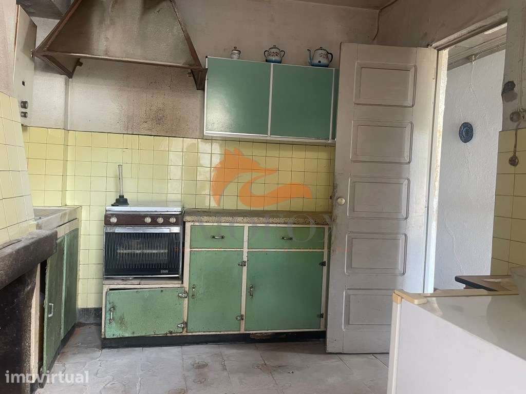 Casa por recuperar em São Sebastião da Feira (Oliveira do Hospital) - Grande imagem: 5/20
