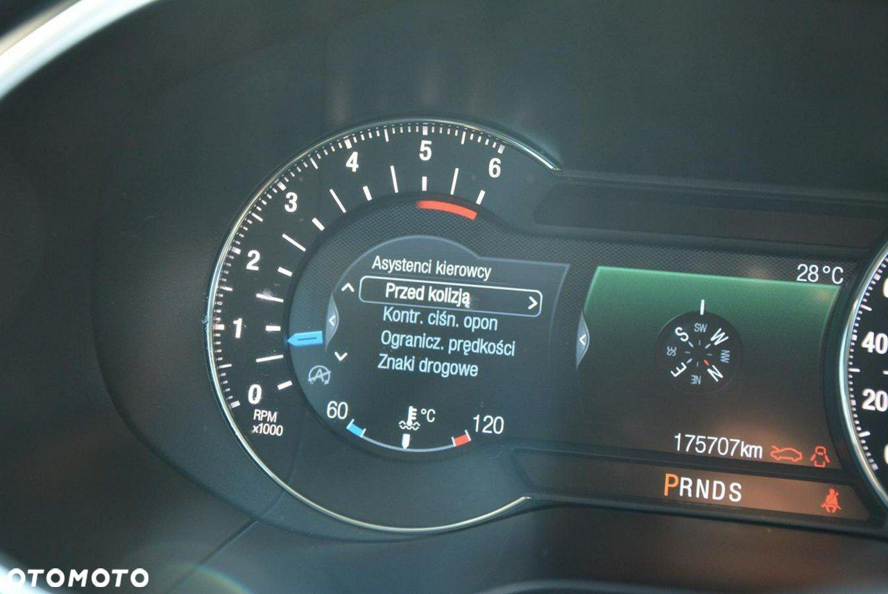 Ford Edge 2.0 TDCi Bi-Turbo 4x4 Titanium - 36