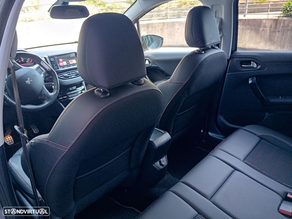 Peugeot 2008 1.2 PureTech GT Line - 15