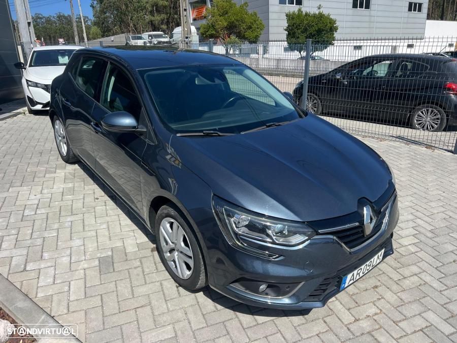 Renault Mégane - 5