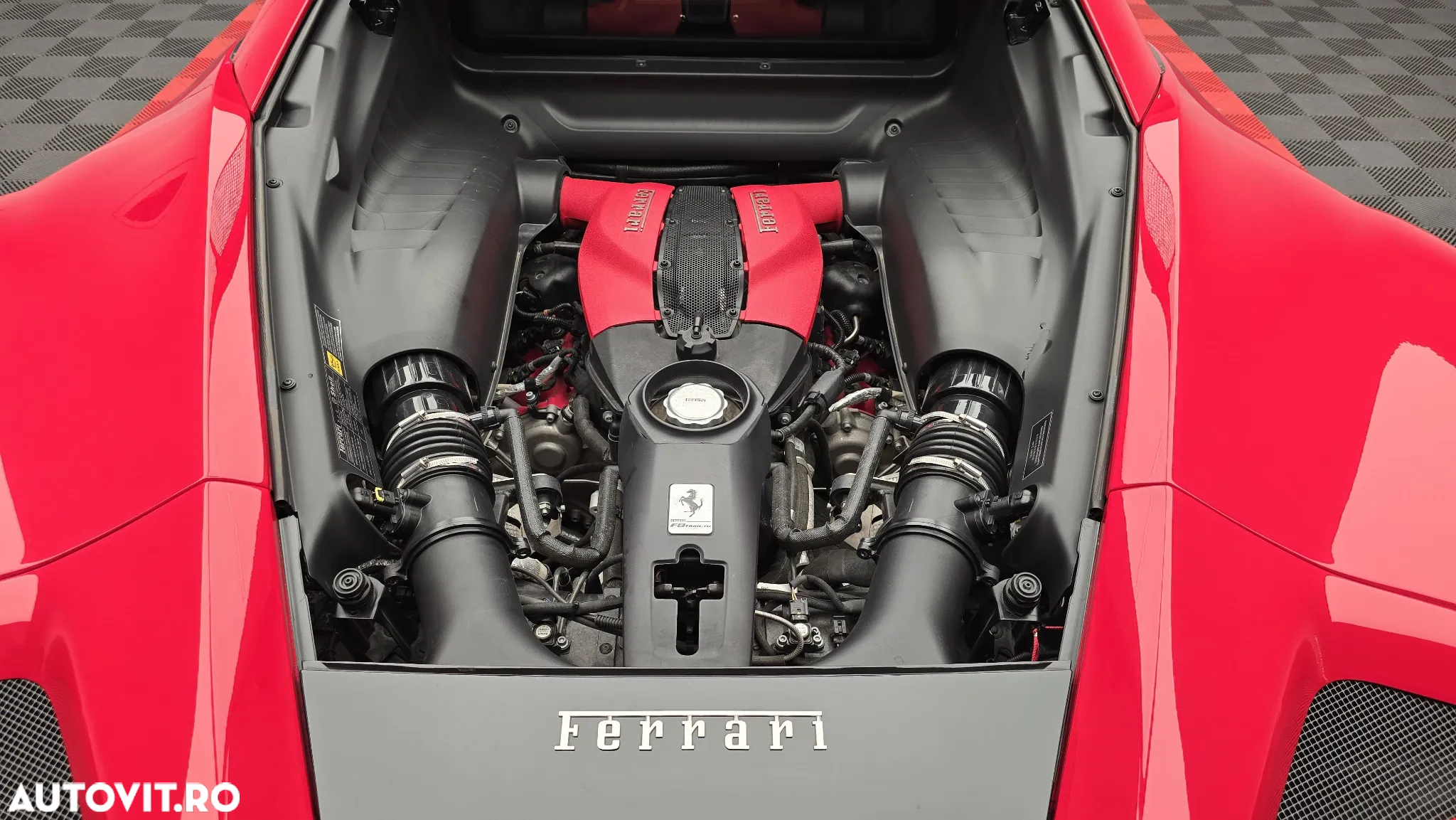 Ferrari F8 - 25