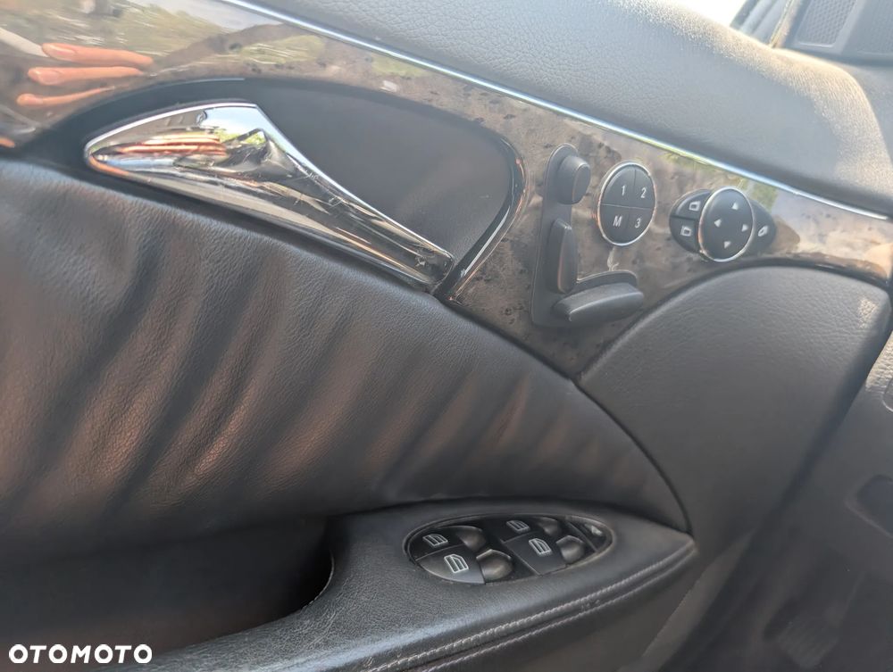 Mercedes-Benz Klasa E 500 4-Matic T Avantgarde - 12