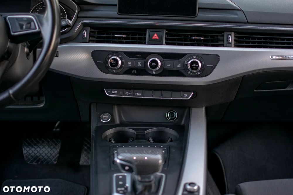 Audi A4 Avant 2.0 TDI DPF clean diesel S line Sportpaket - 30