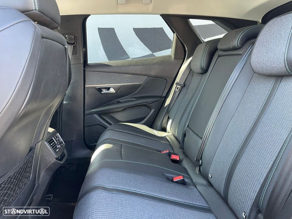 Peugeot 3008 1.6 Hybrid Allure Pack e-EAT8 - 8