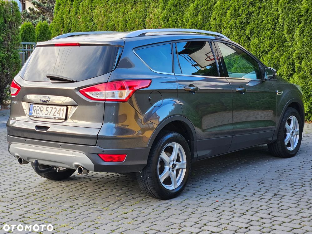 Ford Kuga 2.0 TDCi 2x4 Titanium - 4