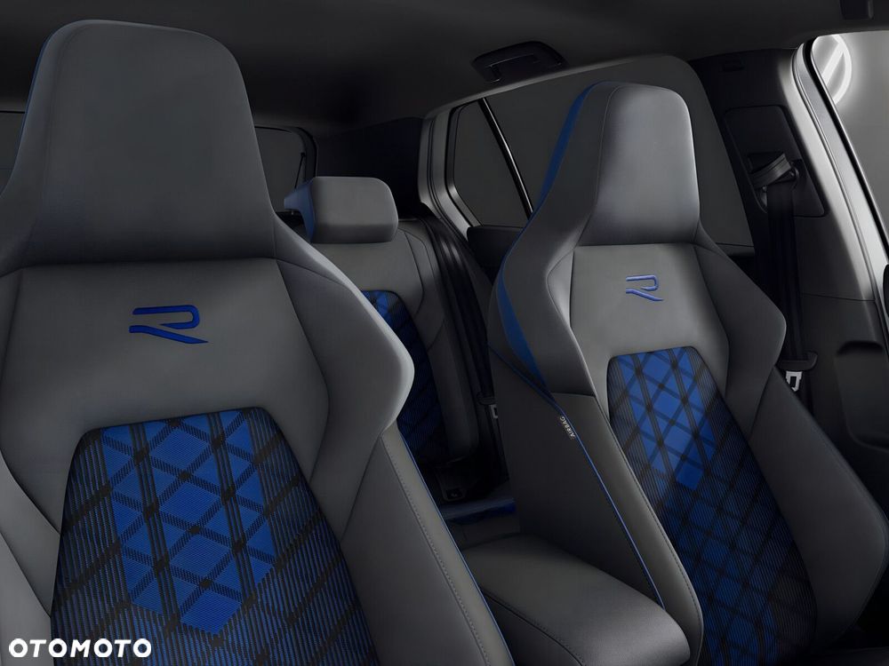 Volkswagen Golf - 8