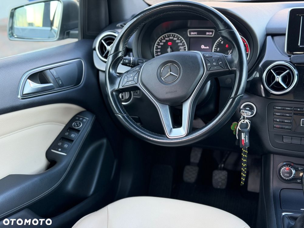 Mercedes-Benz Klasa B 180 UrbanStyle Edition - 6