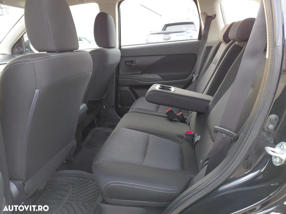 Mitsubishi Outlander 2.2 Litre DI-D AWD Instyle - 13