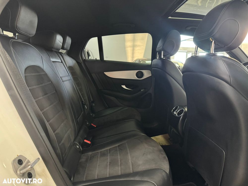 Mercedes-Benz GLC Coupe 300 de 4Matic 9G-TRONIC AMG Line - 25