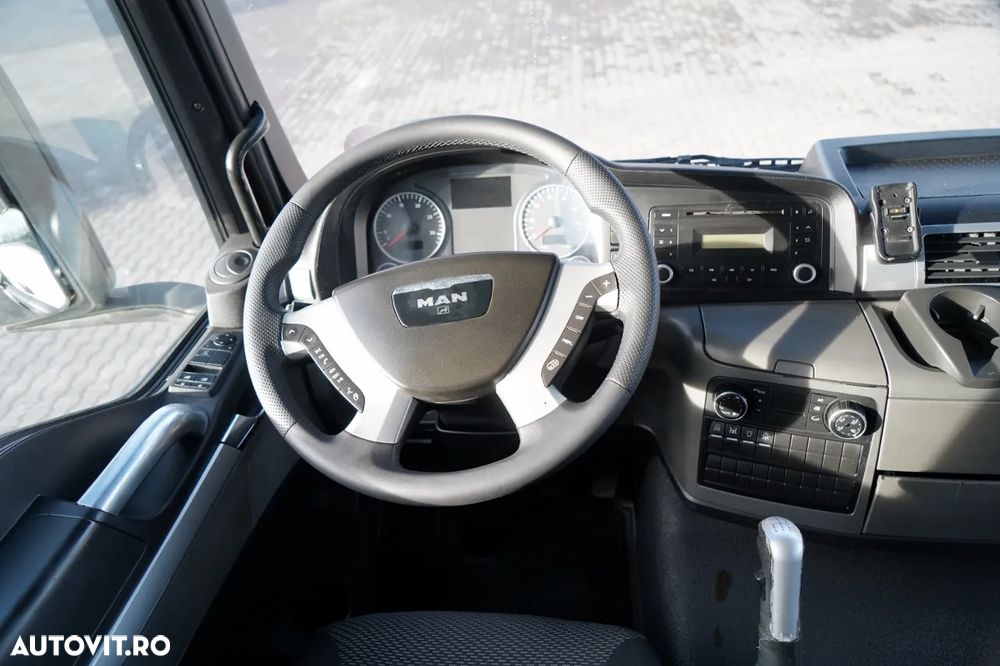 MAN TGS 33.360 / 6x4 / BASCULĂ SPATE 5.8 M + HIAB XS 122 HGV / RADIOCOMANDĂ / HGV ÎN SPATELE CABINEI / EURO 5 / MANUALĂ - 30