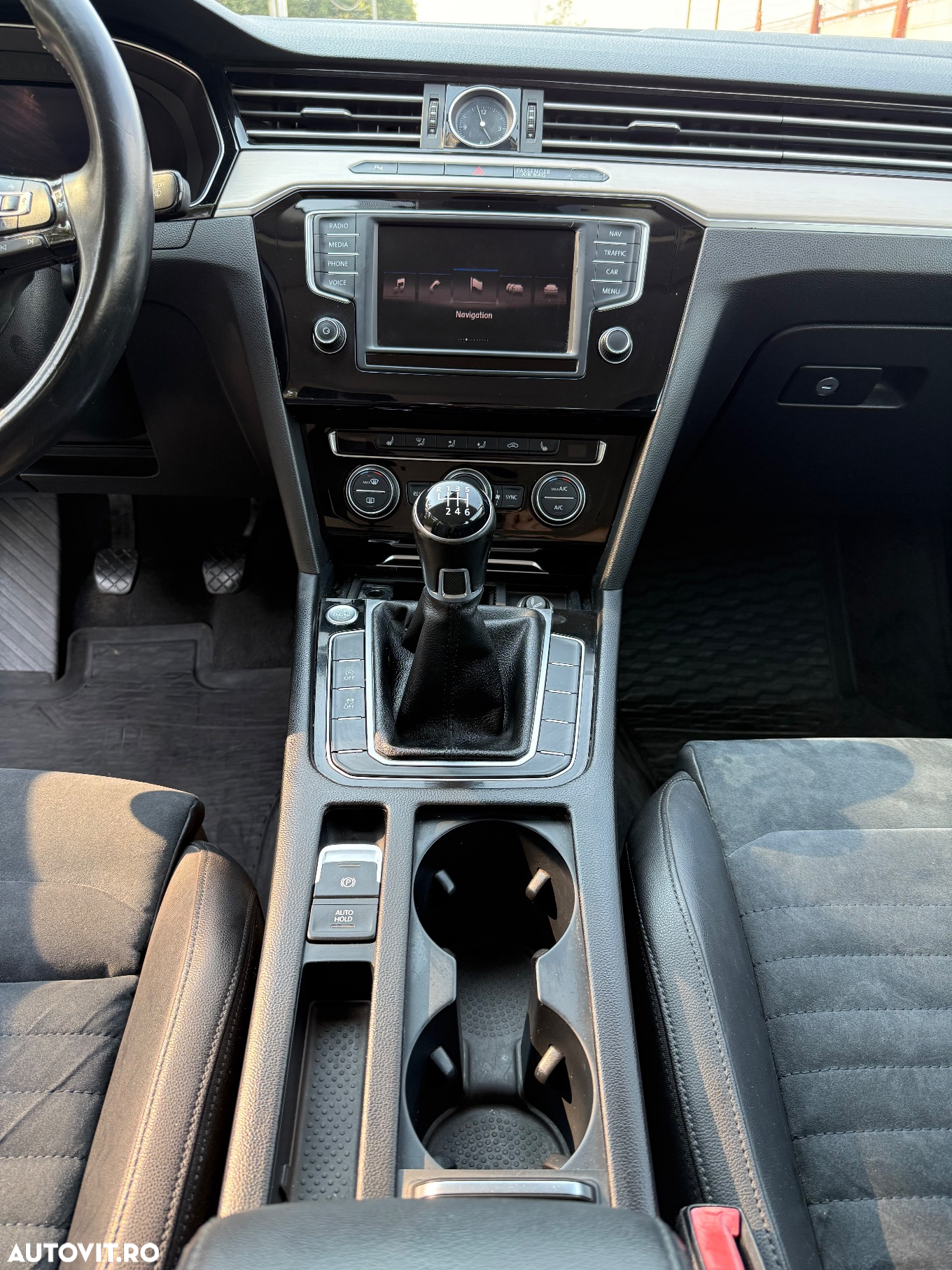 Volkswagen Passat 2.0 TDI Highline - 17