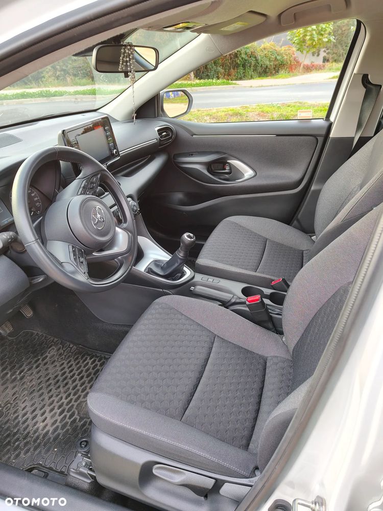 Toyota Yaris - 10