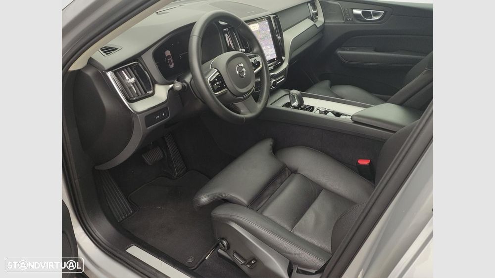 Volvo XC 60 2.0 T6 PHEV Plus Dark AWD — fotografia 13