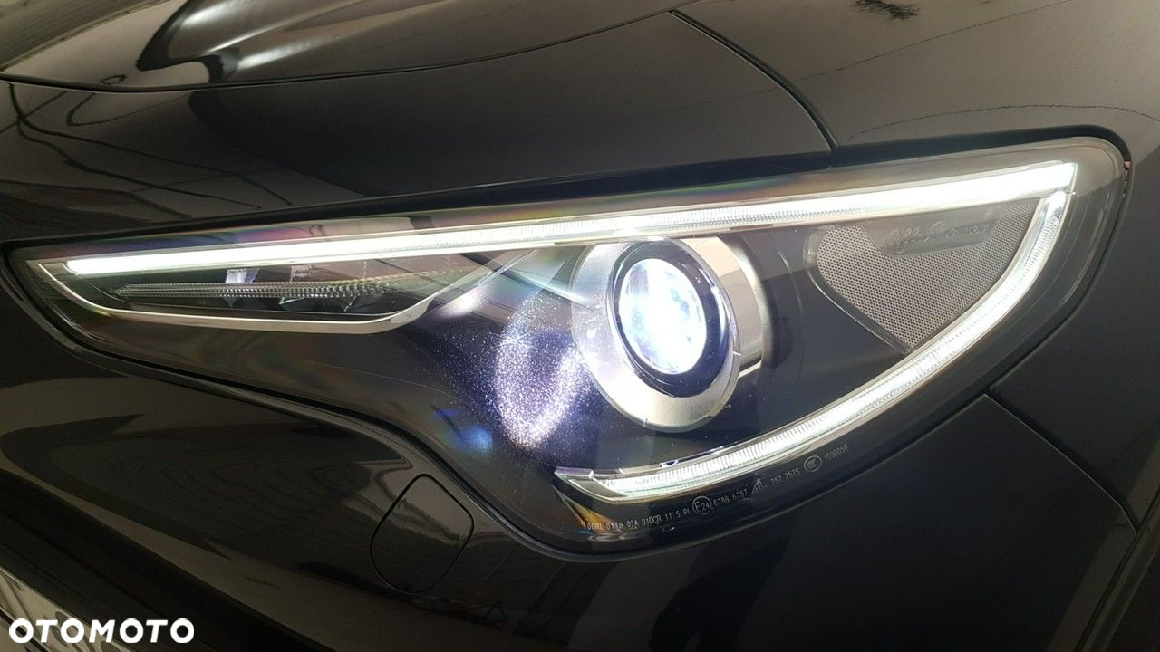 Alfa Romeo Stelvio - 14
