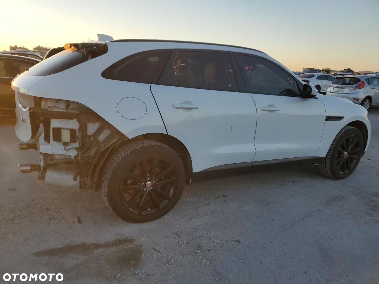 Jaguar F-Pace - 4