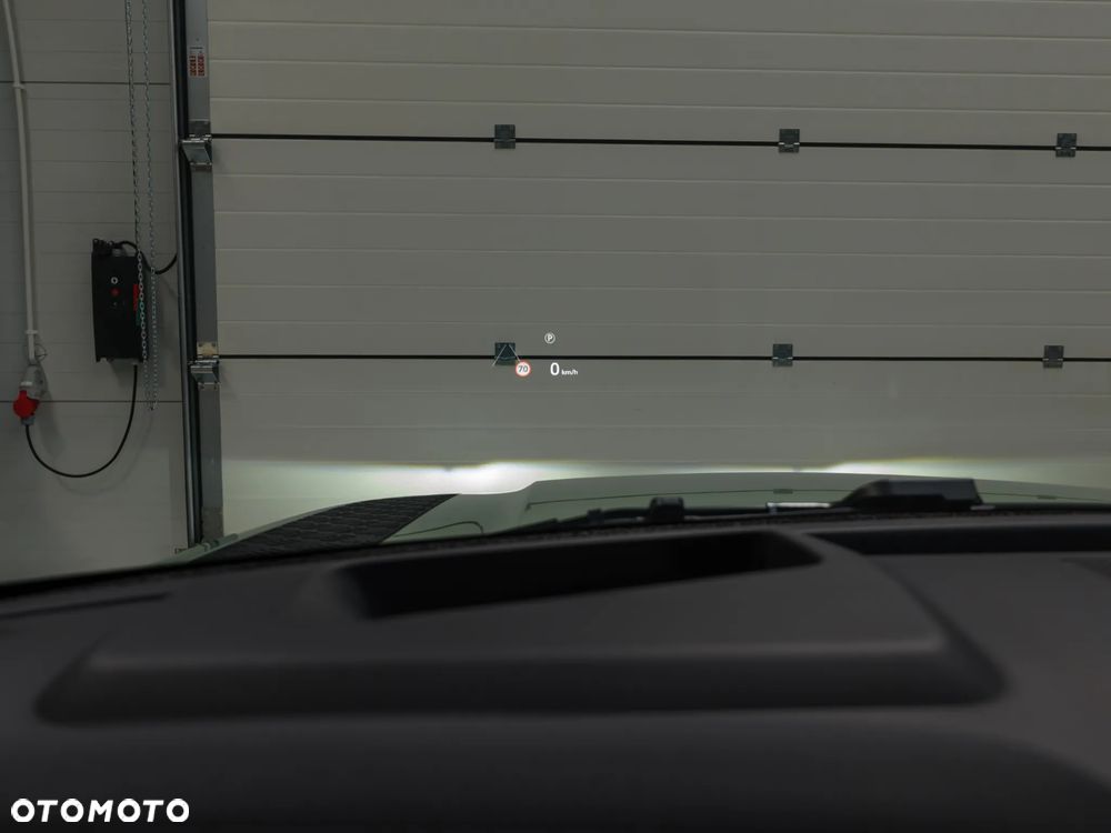 Land Rover Defender 3.0 P400 mHEV 75th Limited Edition - 31