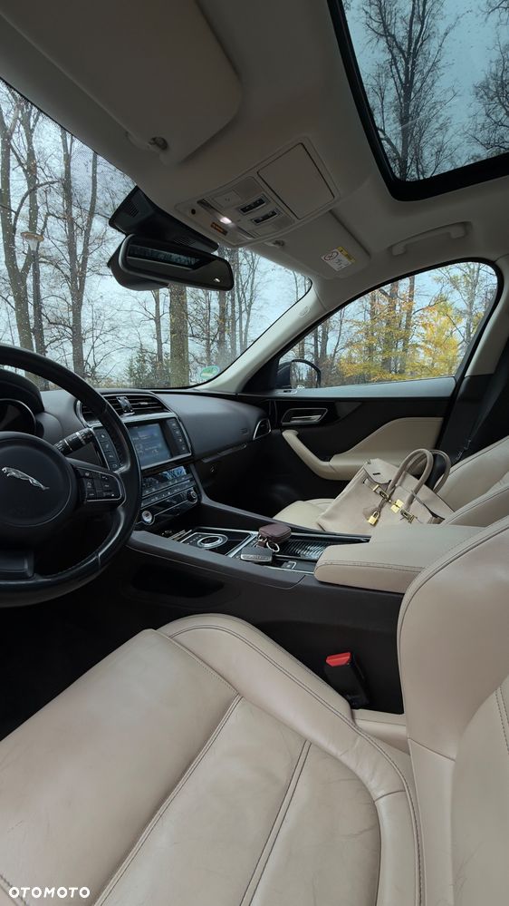 Jaguar F-Pace 20d AWD Chequered Flag - 28