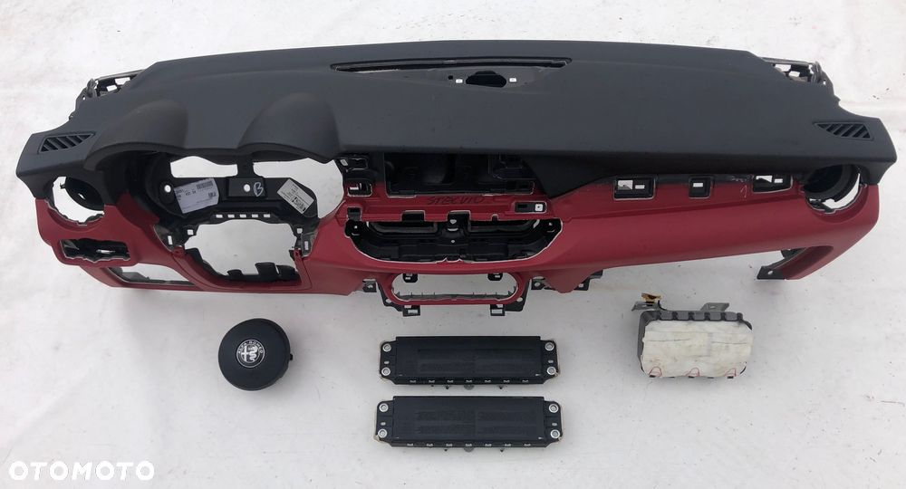 ALFA ROMEO STELVIO DESKA KONSOLA KOKPIT PULPIT PÓŁKA PARAPET PODUSZKI PODUSZKA AIRBAG KOLAN FOTELA KURTYNA KURTYNY PASY PAS USA KANADA naprawa - 3