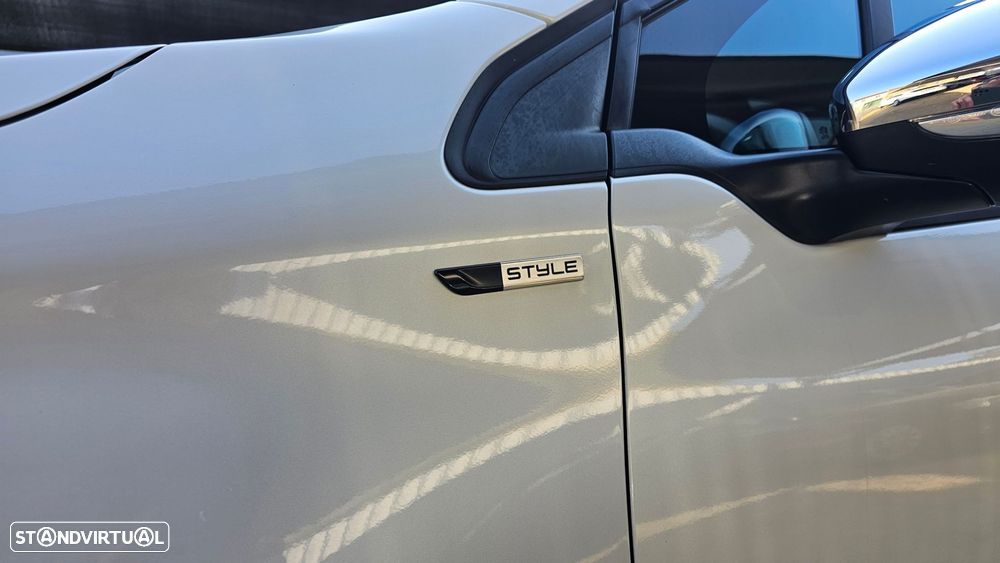 Peugeot 2008 1.6 BlueHDi Style - 22