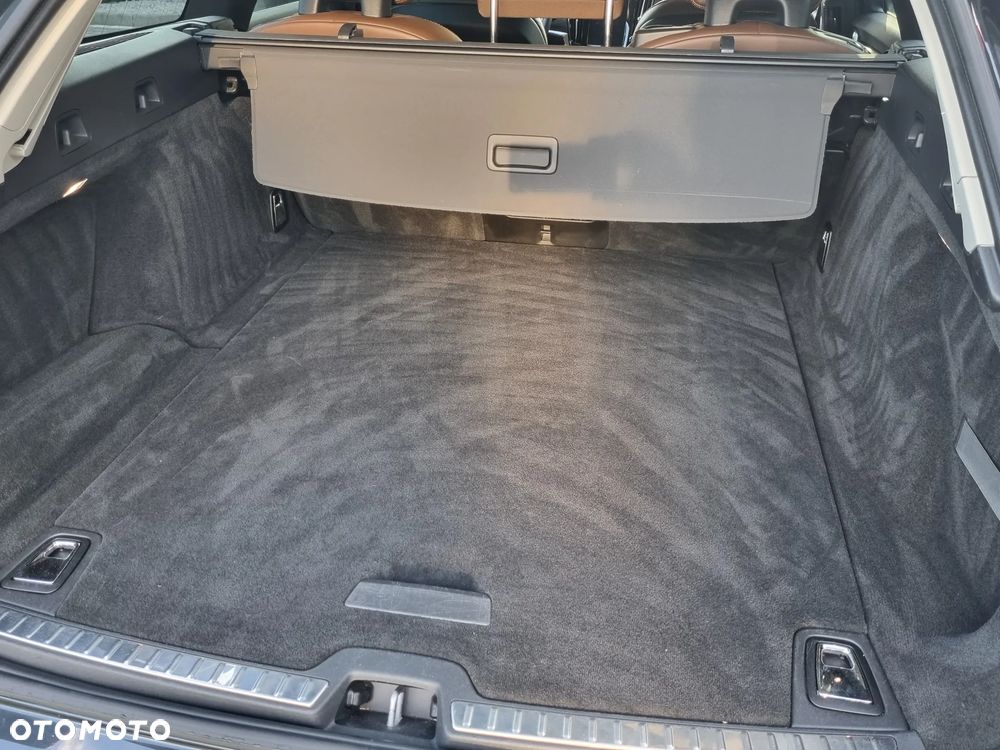 Volvo V90 Cross Country - 27