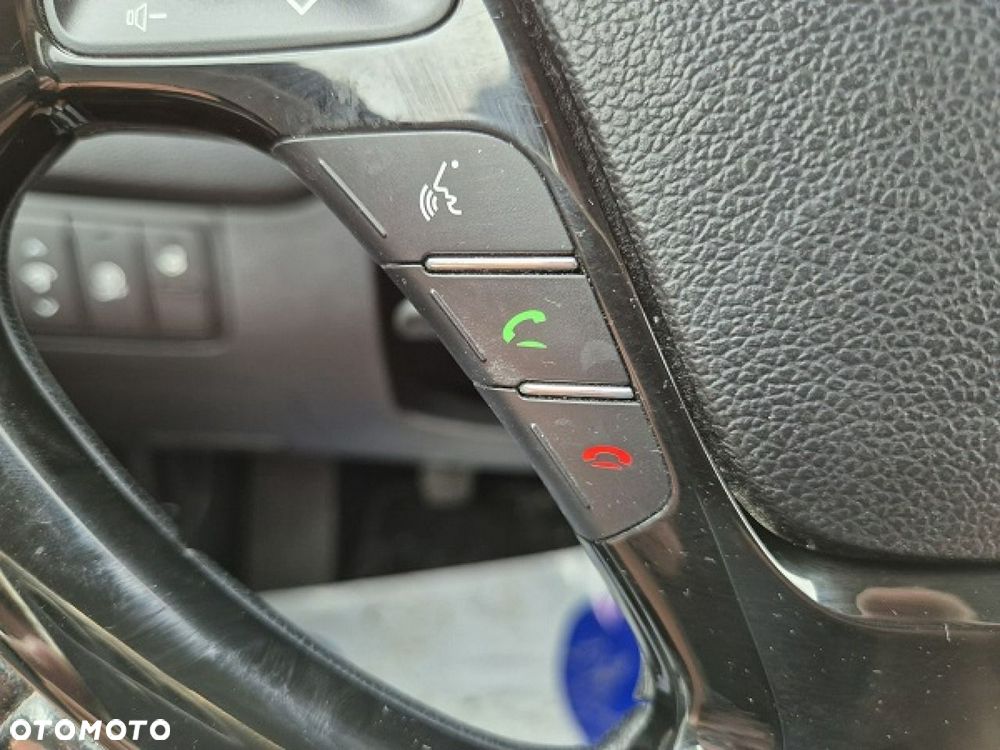 Kia Ceed - 32