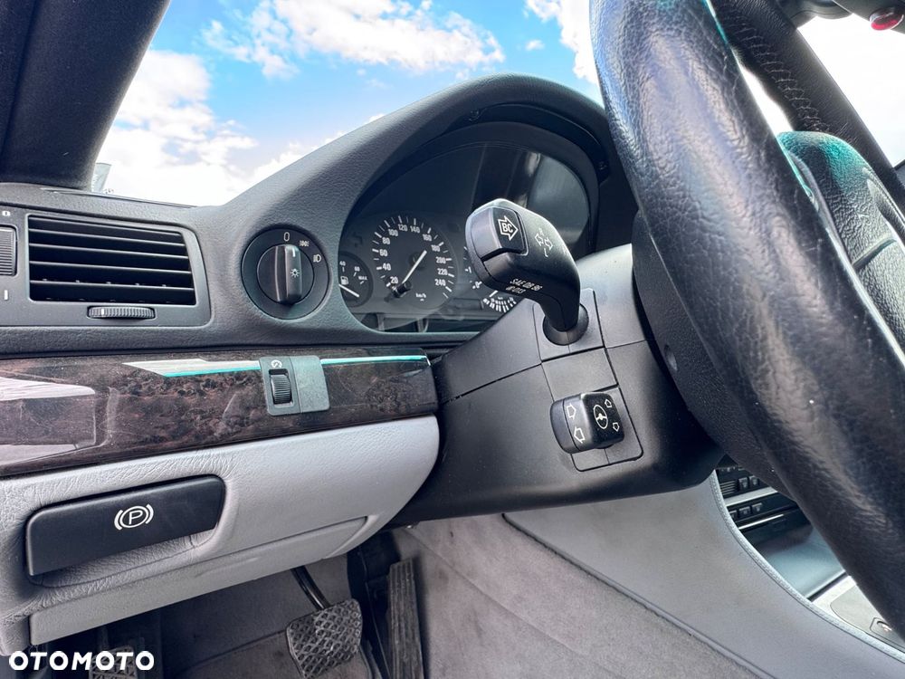 BMW Seria 7 - 16