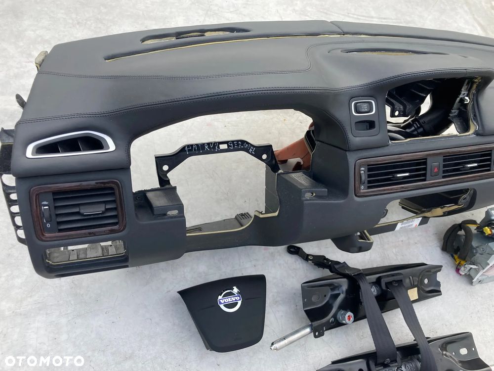VOLVO V70 XC70 S80 DESKA SKÓRA KONSOLA KOKPIT PULPIT PÓŁKA PARAPET PODUSZKI POWIETRZNE KIEROWCY PASAŻERA AIRBAG PASY PAS KURTYNA AIR BAG FOTELA W FOTEL  Raz2 - 4