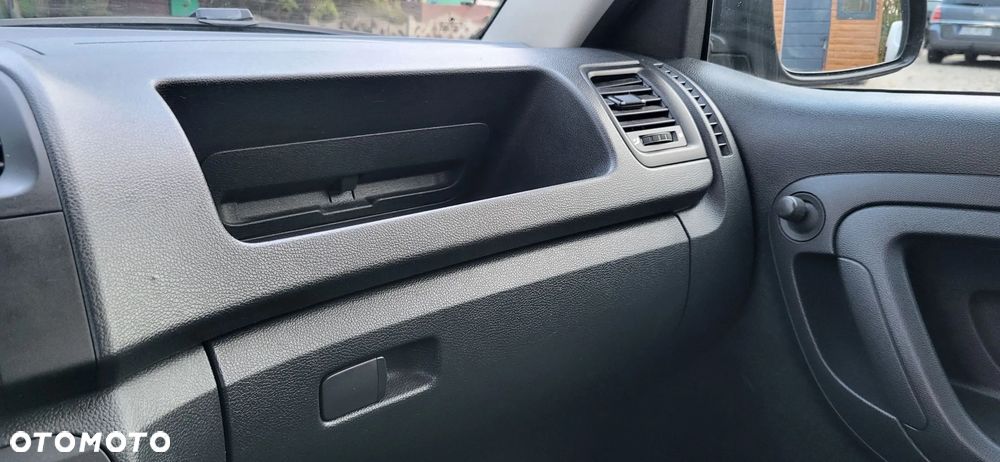 Skoda Fabia 1.2 HTP Ambiente - 20