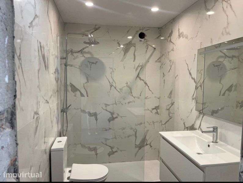 Vende se T2 com Arrecadação na Baixa da Banheira - Grande imagem: 2/11